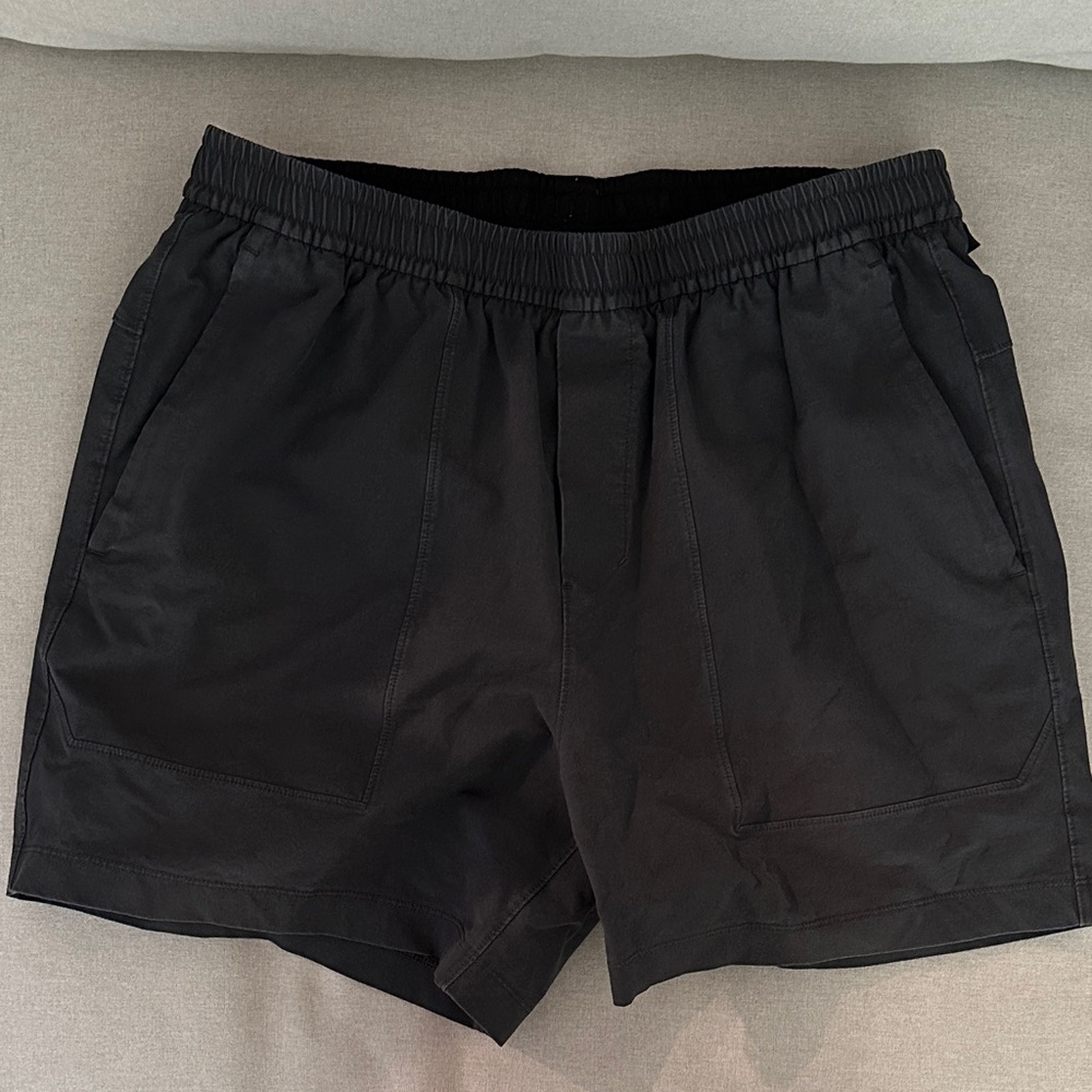 lululemon athletica Men's Black Shorts